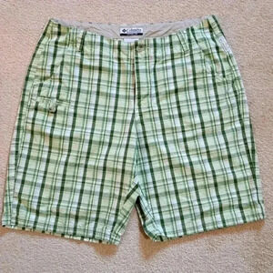 ❤️ Columbia Green Plaid 9inch Shorts Women's Size 10